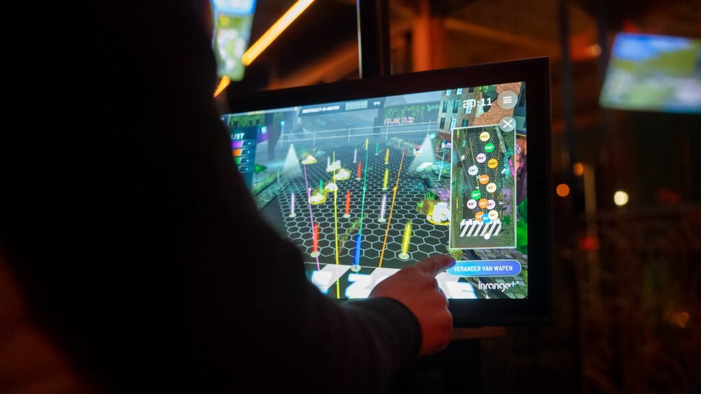 Close-up van een scherm met een golfgame